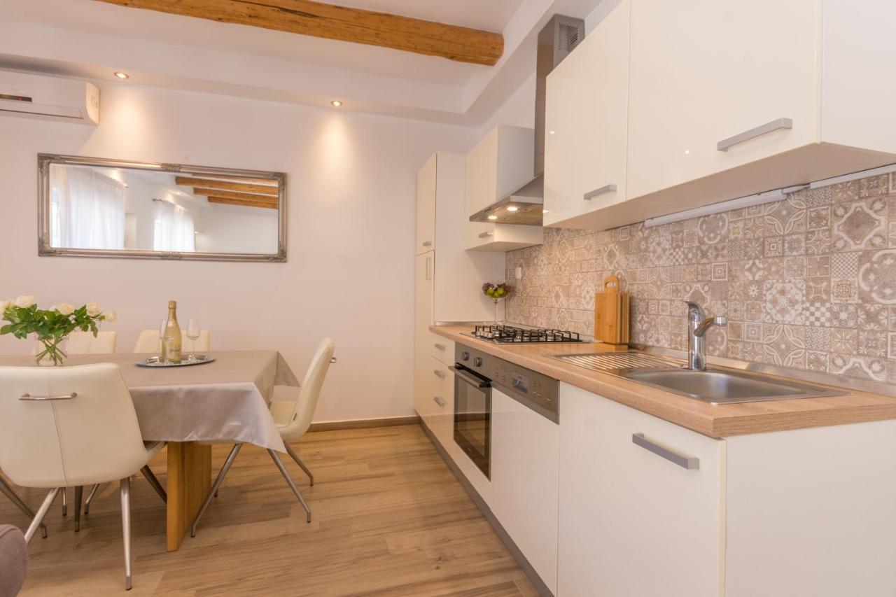 Apartmani Bonaca - 10M To The Sea Grebaštica Eksteriør billede
