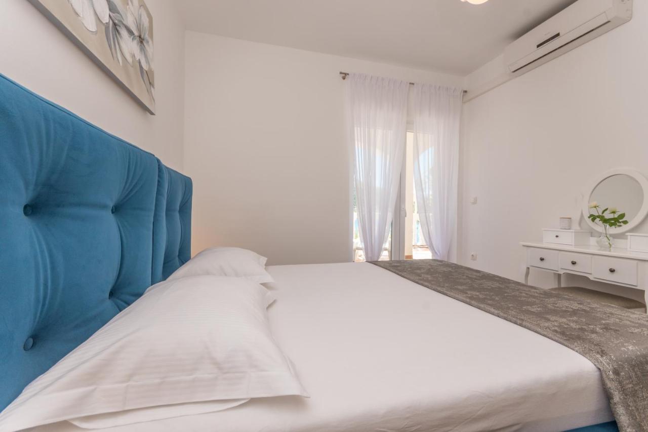 Apartmani Bonaca - 10M To The Sea Grebaštica Eksteriør billede