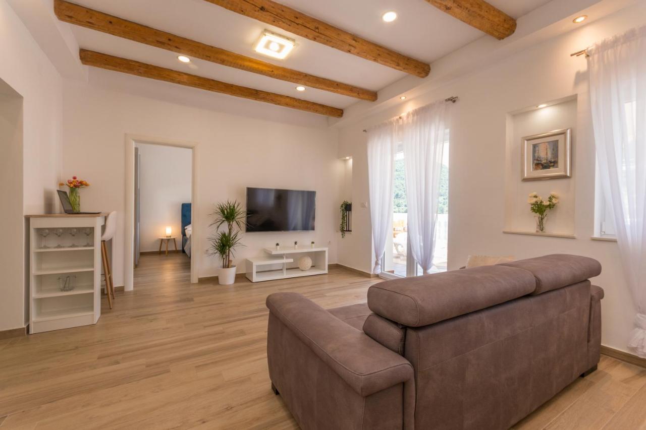 Apartmani Bonaca - 10M To The Sea Grebaštica Eksteriør billede