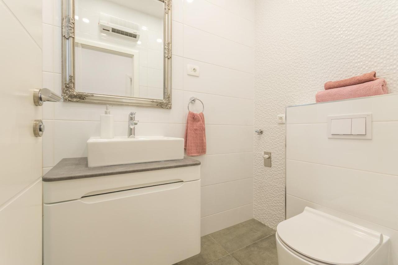 Apartmani Bonaca - 10M To The Sea Grebaštica Eksteriør billede