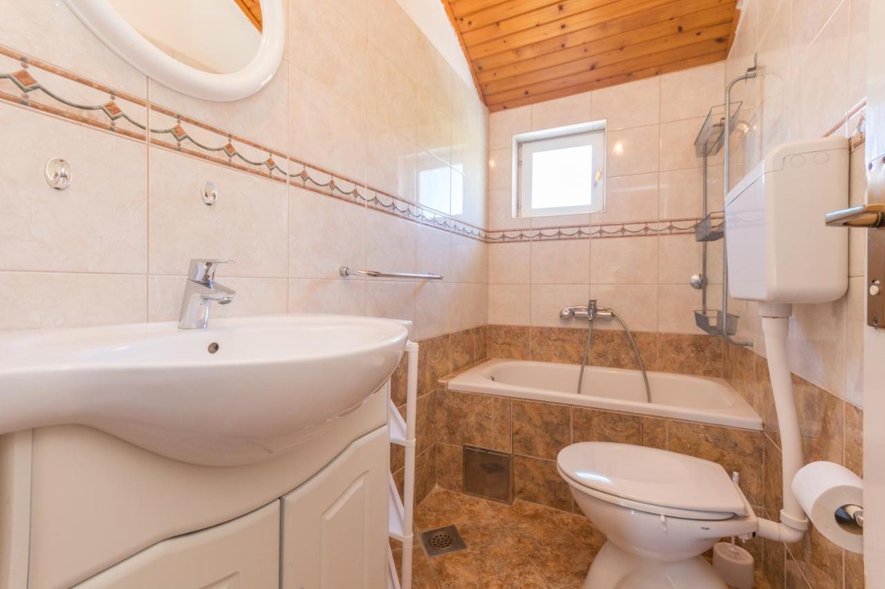 Apartmani Bonaca - 10M To The Sea Grebaštica Eksteriør billede